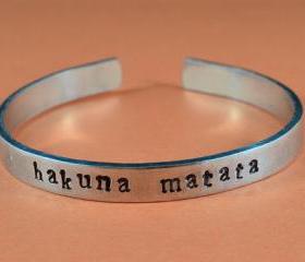  hakuna matata - Hand Stamped Aluminum Cuff Bracelet, Adjustable Skinny Bracelet, Lion King Inspired